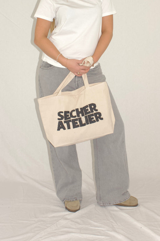 NAVY APPLIQUÉ TOTE BAG